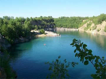 Přírodní koupaliště ve Výklekách